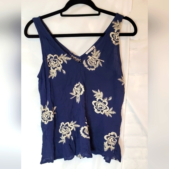 Melrose Market Size XS Blue and Creme Embroidered Sleeveless Blouse Floral - Picture 1 of 5